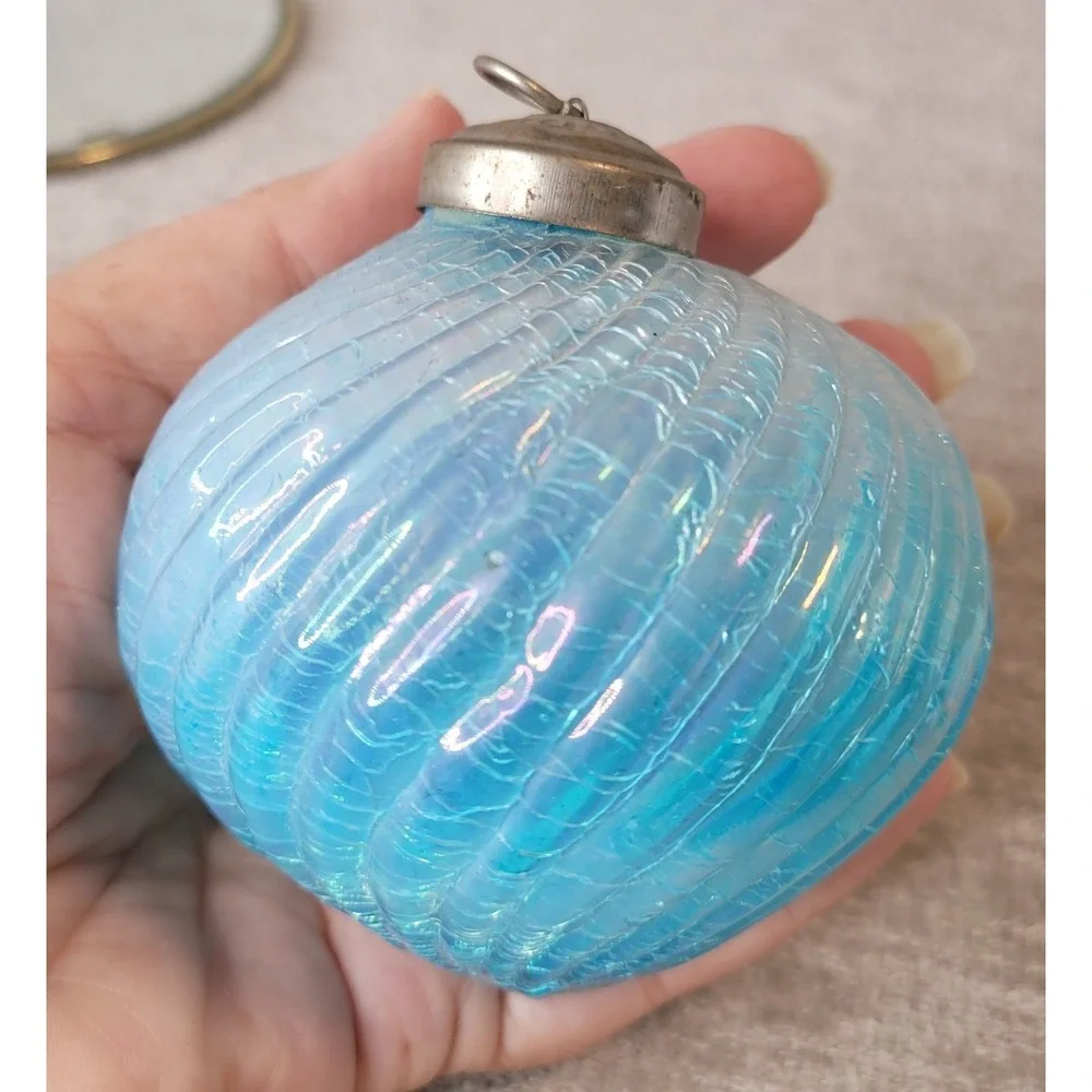 Vintage Hand Blown Iridescent Aqua Blue Art Glass Shell Christmas Ornament 3.5